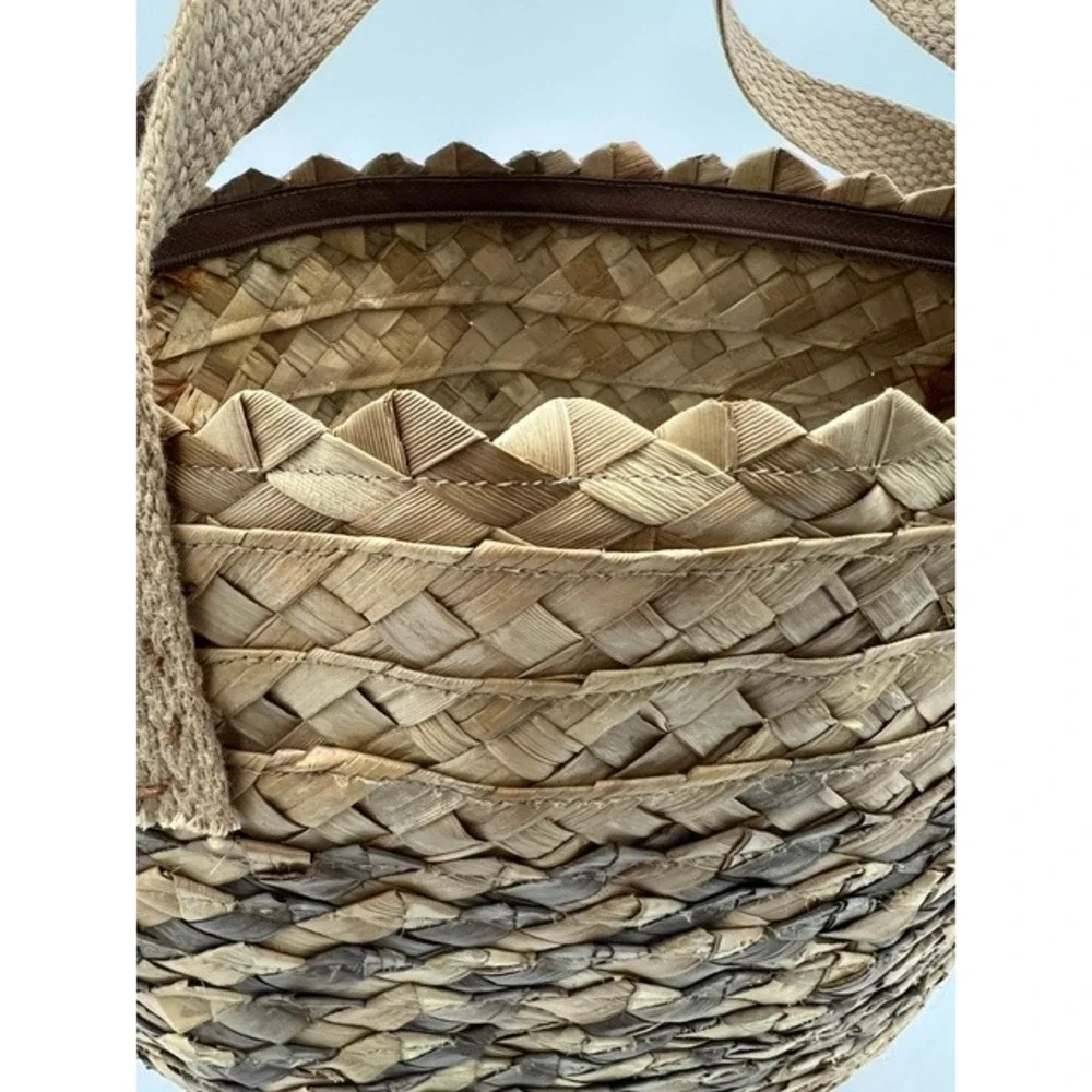 Unbranded Woven Straw Tote Bag Womens Medium Brown Beige Good Boho Chevron Zip